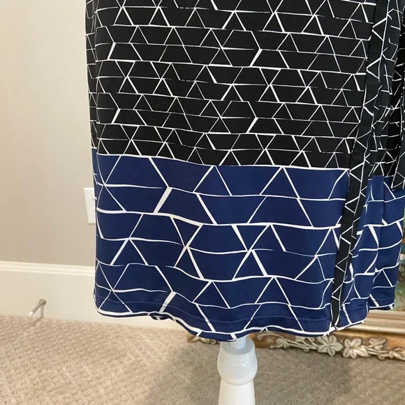 Max Studio wrap dress. Size M - Picture 3 of 6